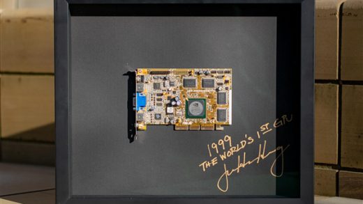 NVIDIA送出历史上最经典的5款显卡：每张都有黄仁勋亲笔签名