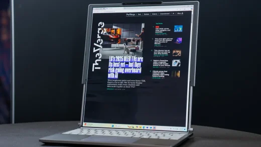 联想发布全球首款卷轴屏PC：14英寸显示屏“变”16.7英寸大屏