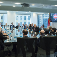 微软CEO与特朗普和马斯克会晤 讨论了人工智能和网络安全等话题