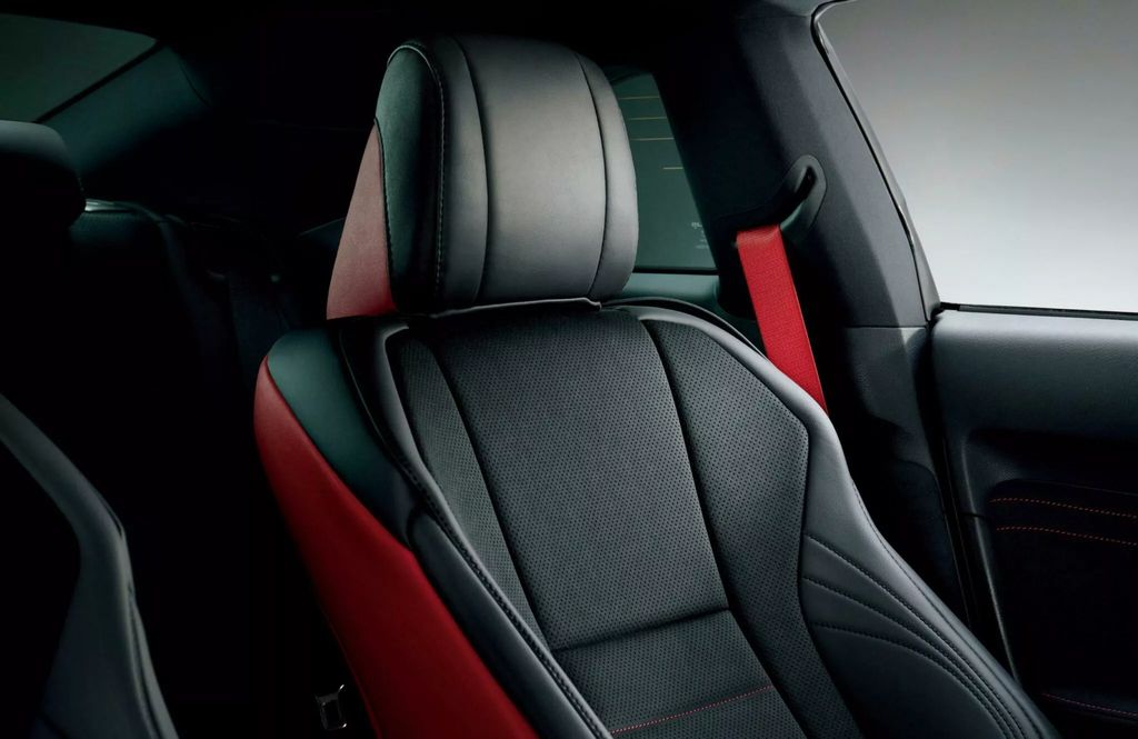 绝版收藏：雷克萨斯 RC F 最终版轿跑限量 200 辆，V8 引擎的绝唱