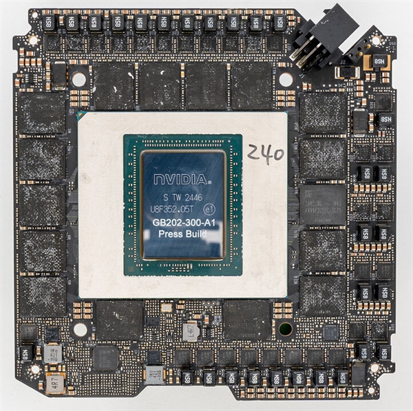 RTX 50利润全被NVIDIA榨干!原价买完全不可能