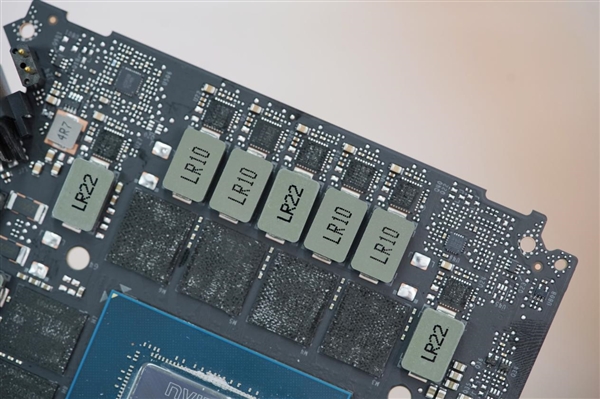 一如既往的精美！NVIDIA RTX 5080显卡图赏