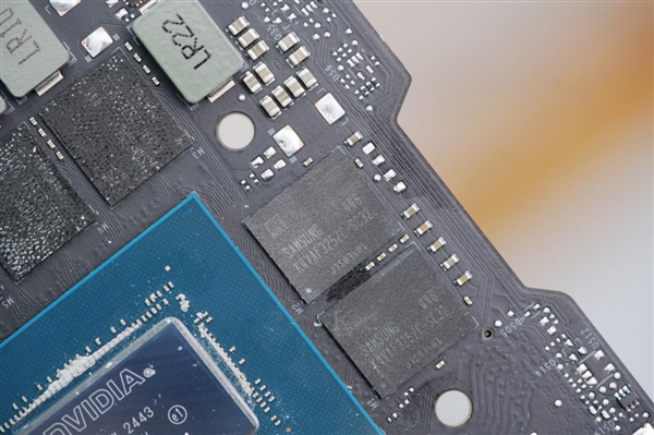 一如既往的精美！NVIDIA RTX 5080显卡图赏