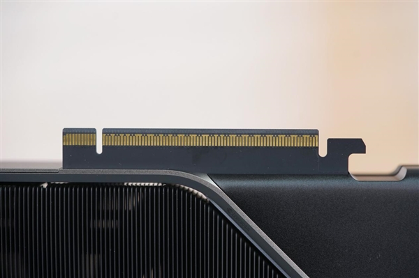 一如既往的精美！NVIDIA RTX 5080显卡图赏