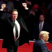 马斯克“影子总统”担忧加剧？最新民调揭示美国人心态变化