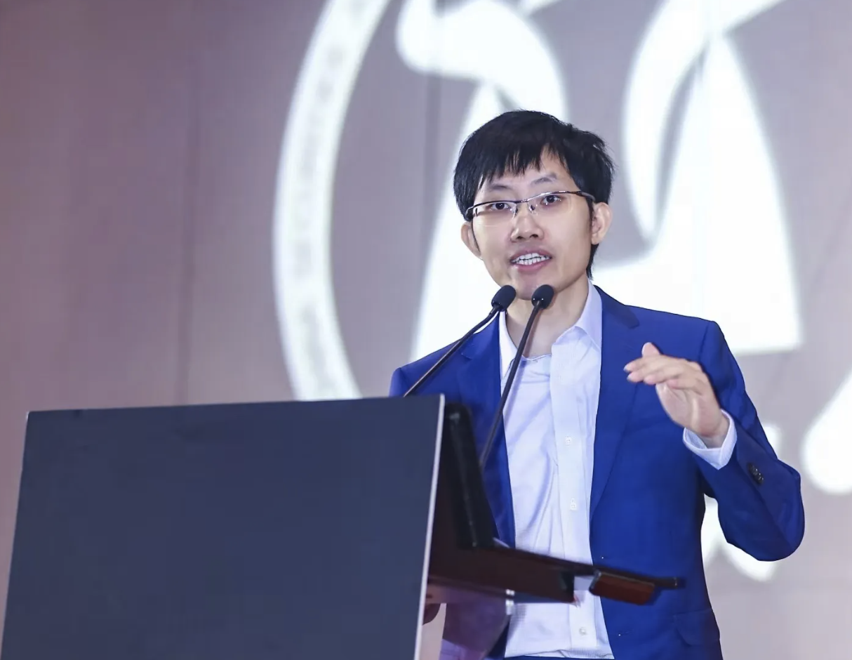 DeepSeek爆火,梁文峰比黄仁勋还有钱?