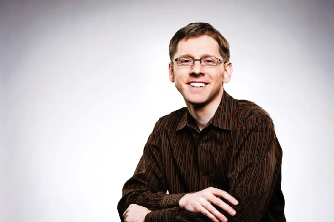 为中国设计专用芯片 黄仁勋的AI雄心全靠“他”