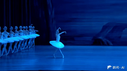 DeepSeek冲击之下,大模型六小强如何「回应」?