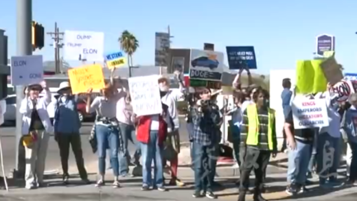 “马部长”上任满月 特斯拉市值暴跌三成