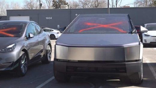 马斯克当官后频触霉头！多国销量大跌 美欧市场还被人砸车放火