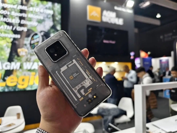 今年的MWC 感觉和“通信”行业没几毛钱关系