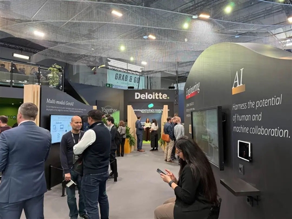 今年的MWC 感觉和“通信”行业没几毛钱关系