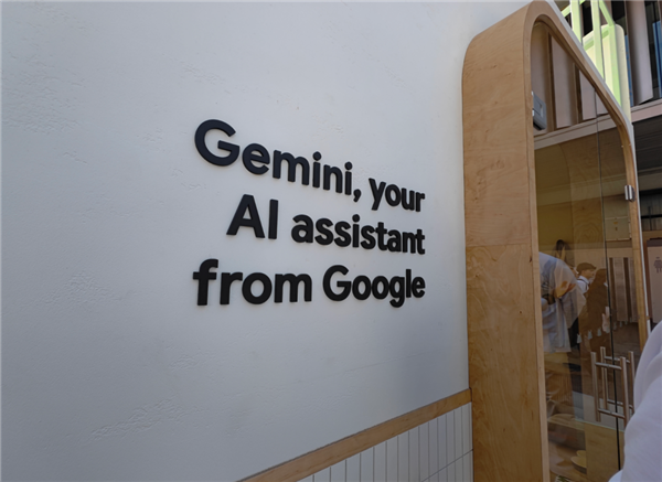 今年的MWC 感觉和“通信”行业没几毛钱关系