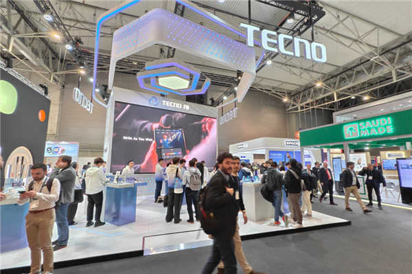 今年的MWC 感觉和“通信”行业没几毛钱关系