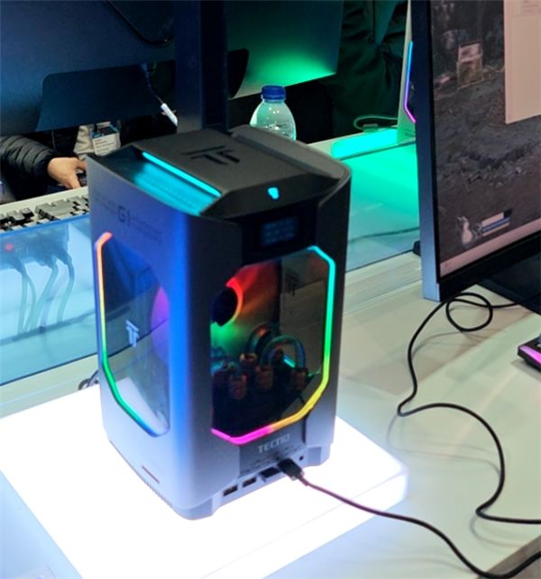 今年的MWC 感觉和“通信”行业没几毛钱关系