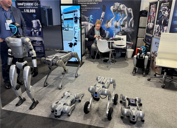 今年的MWC 感觉和“通信”行业没几毛钱关系