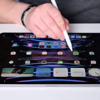传苹果可折叠 iPad 将采用屏下 Face ID
