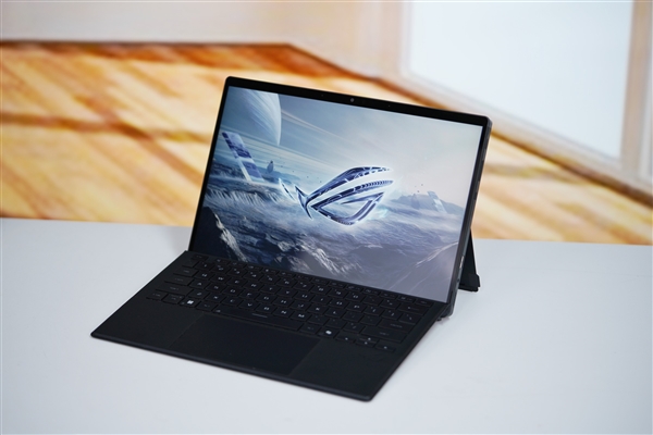 最强全能二合一笔记本！ROG幻X 2025图赏