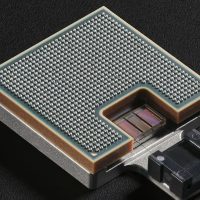 黄仁勋：光芯片可靠性低，铜导线仍是当前 AI 芯片首选