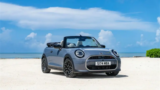 燃油敞篷小钢炮！MINI COOPER JCW Cabrio首次进入国内市场