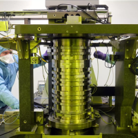 官方：俄罗斯有了第一台自己的350nm光刻机！明年搞定130nm