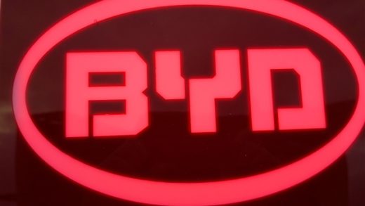 中国历史首家！王传福闭门讲话曝光：比亚迪今年要卖550万辆车