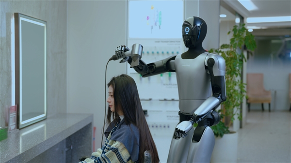 5年后进普通人家庭！魔法原子官宣“千景共创计划”：今年将量产400台人形机器人