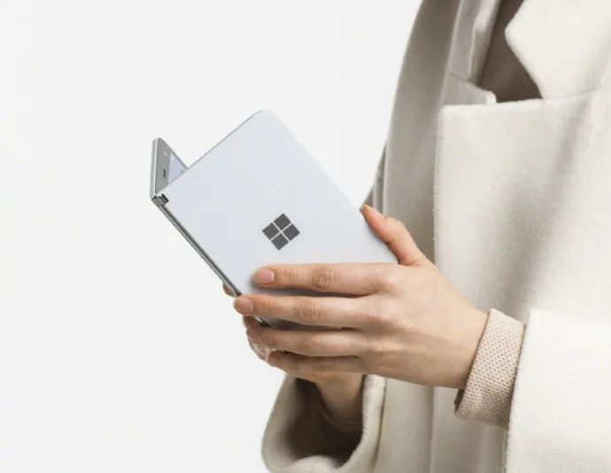 三星刚公布这折叠新机，直接给网友看笑了：缝合怪？