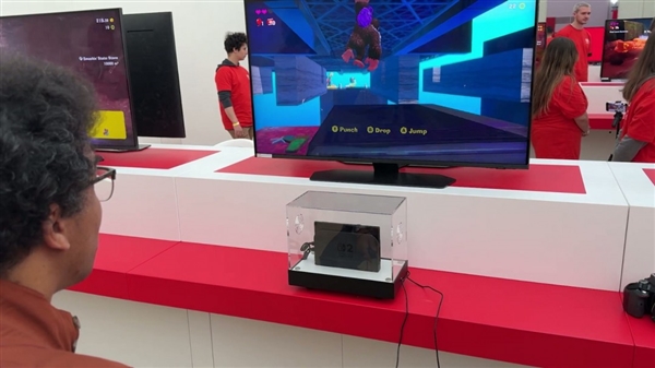《赛博朋克2077》Switch 2版试玩：30帧、画面还行