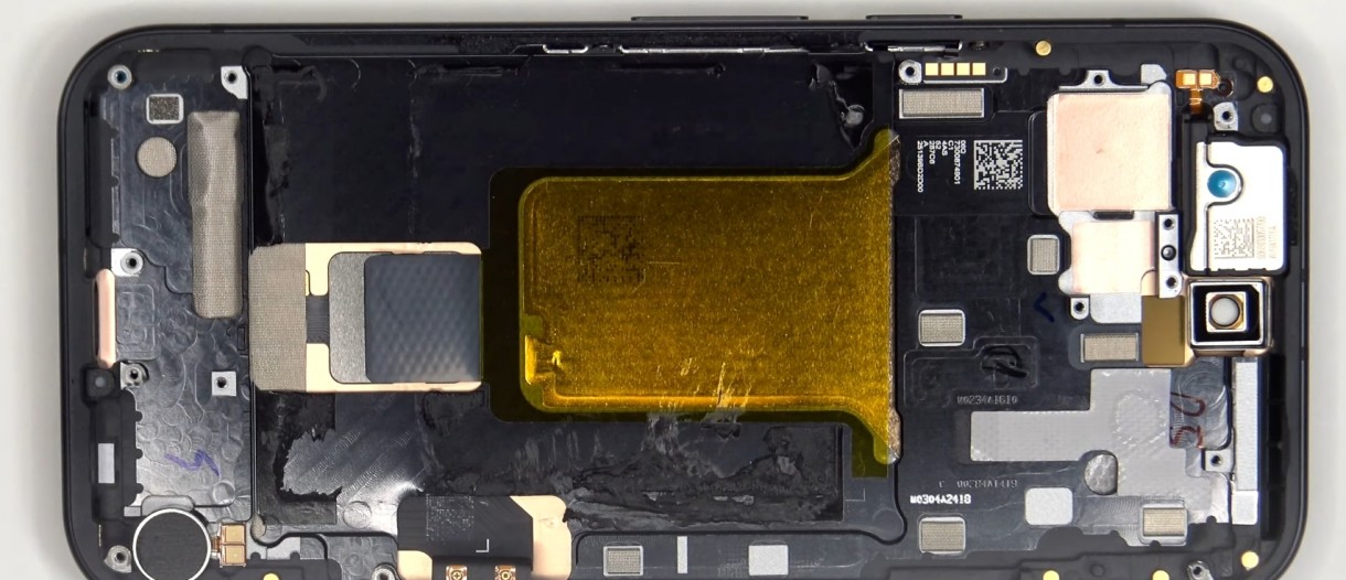 Google Pixel 9a 拆解视频发布 让我们一睹其内部