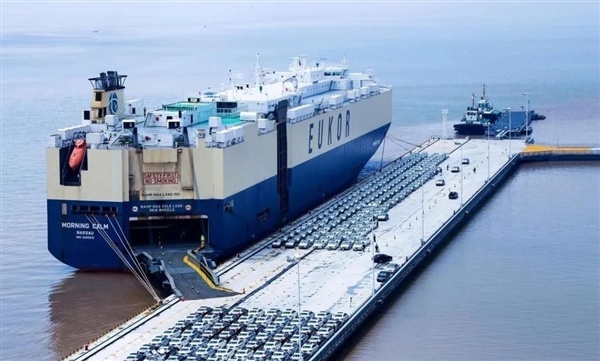 中国对美国加税34%！最受伤的不是美系车 而是奔驰、宝马