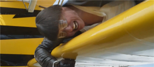 《碟中谍8》发布正式预告：阿汤哥开航空母舰