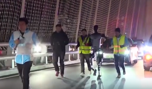 全球首个人形机器人半马本周举行：参赛机器人首次路测