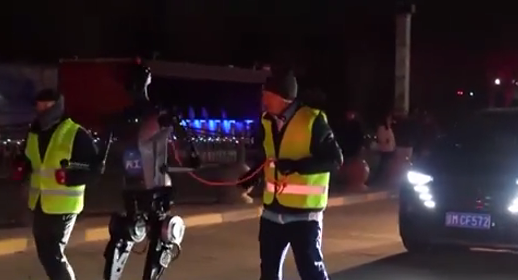 全球首个人形机器人半马本周举行：参赛机器人首次路测