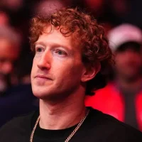 拧巴的扎克伯格