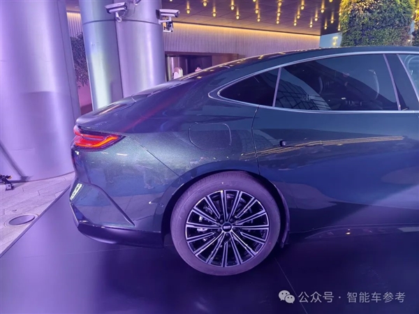 杭州版大奔14万开卖！百公里3个油 送行政座椅