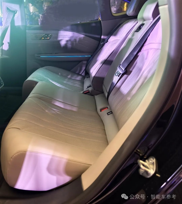 杭州版大奔14万开卖！百公里3个油 送行政座椅