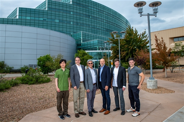 Intel前CEO基辛格找到新工作：开发FEL EUV极紫外光刻 成本大降2/3