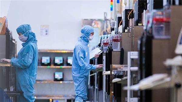 利润暴涨92％ ASML光刻机中国销售稳！美国关税政策有4大影响