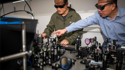 全光驱动计算机大突破：可编程芯片首次用光训练神经网络