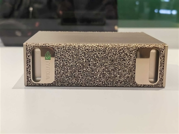 售价30000元起 NVIDIA全球最小AI超算DGX Spark国内上架