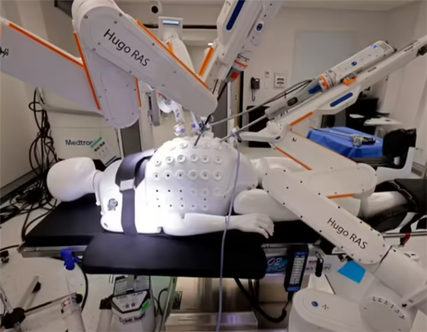 马斯克惊人预测：机器人5年内超越顶尖外科医生