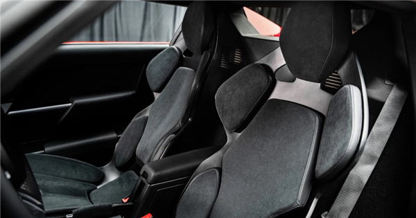 真没想到我们的同行 造出了一台赛道里不输保时捷的车