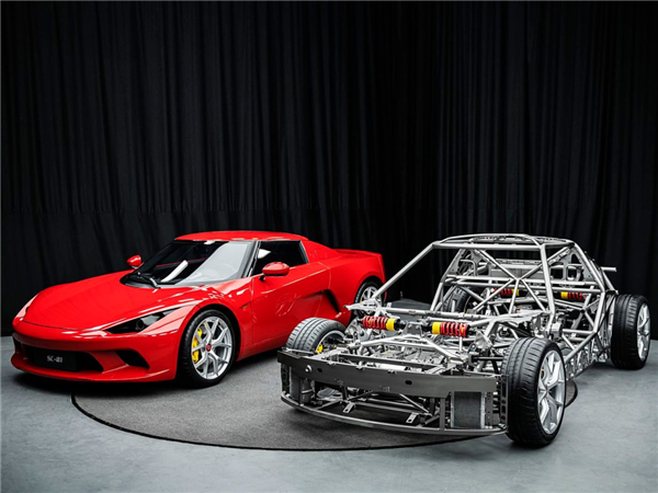 真没想到我们的同行 造出了一台赛道里不输保时捷的车