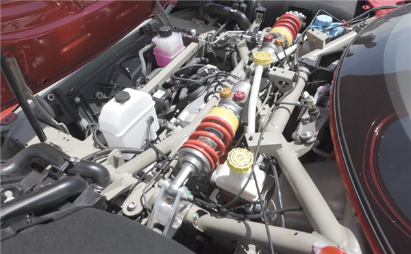 真没想到我们的同行 造出了一台赛道里不输保时捷的车