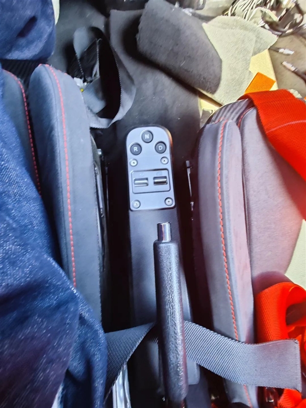 真没想到我们的同行 造出了一台赛道里不输保时捷的车