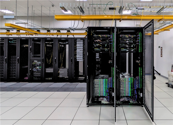 被AI爬虫挤爆服务器的维基百科：投降了