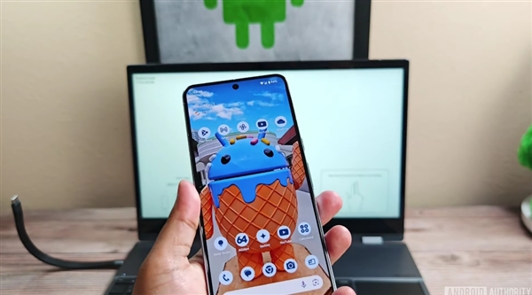 媲美Windows！Android 16全新桌面模式首测：手机一插秒变电脑