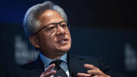 黄仁勋：中国AI芯片市场规模将达500亿美元，美企缺席是巨大损失