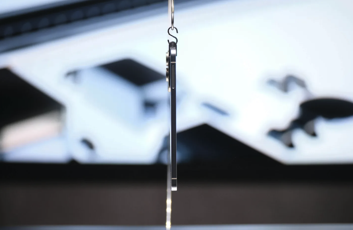 抢先苹果，三星Galaxy S25 Edge超薄旗舰发布会官宣